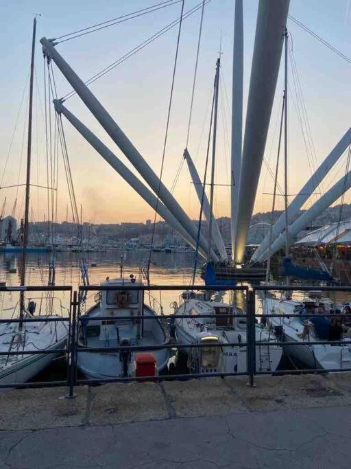La Finestra Sul Cielo Del Porto Antico Di Genova Lägenhet Exteriör bild