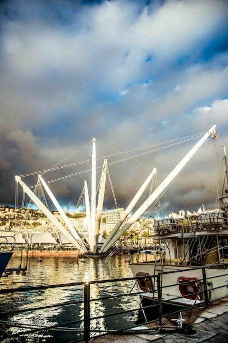 La Finestra Sul Cielo Del Porto Antico Di Genova Lägenhet Exteriör bild
